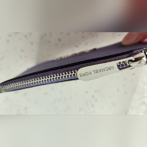 Michael Kors Card Holder - Picture 4 of 11